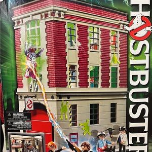 Ghost Buster Fire House and accessories